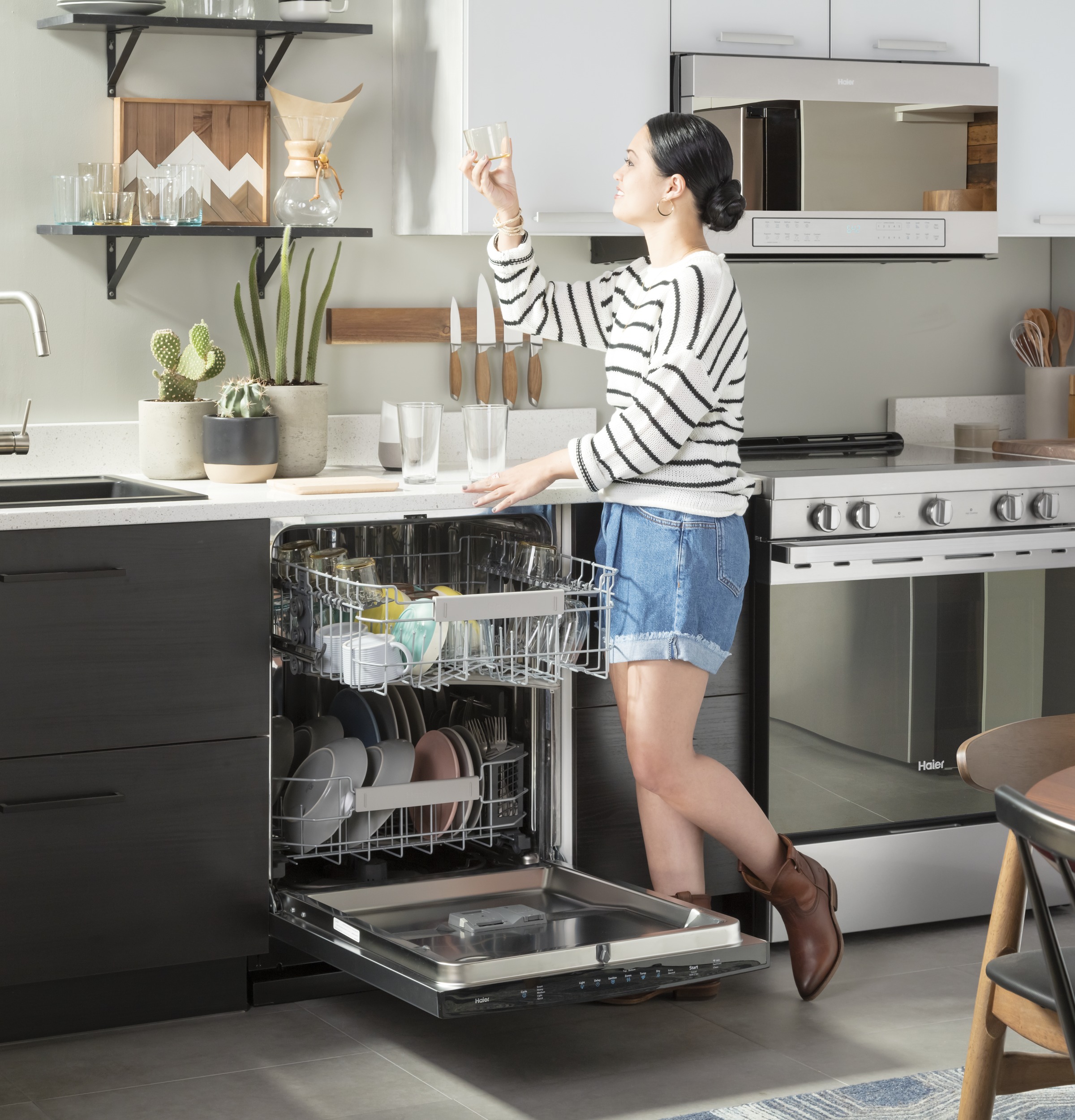 30" 1.6 Cu. Ft. Smart Over-the-Range Microwave Oven30" 1.6 Cu. Ft. Smart Over-the-Range Microwave Oven view 8