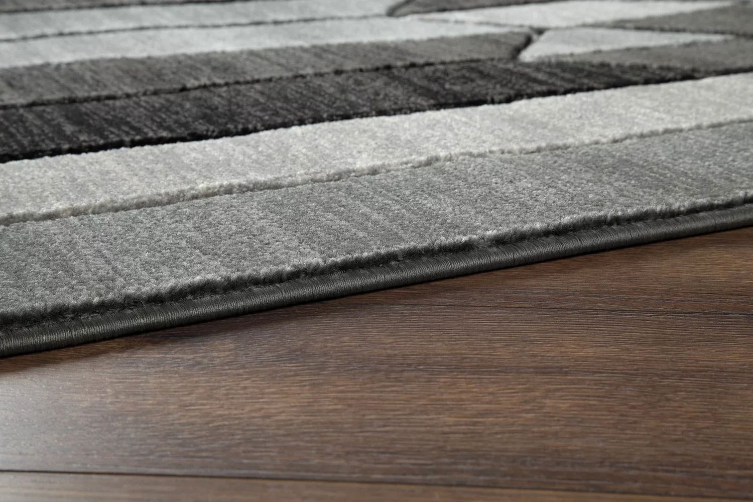 Chayse Brown Medium Rug R403462