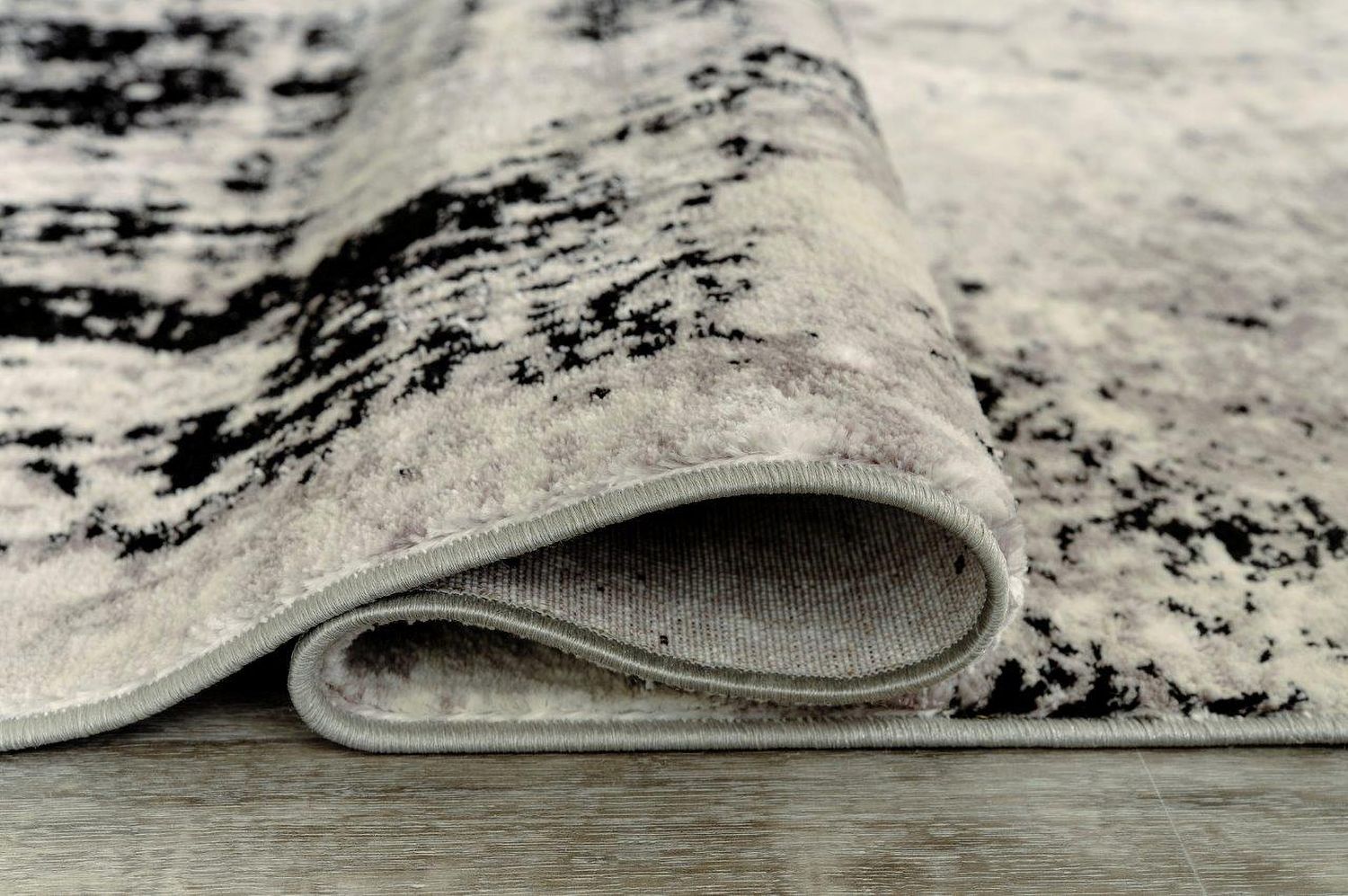Zekeman Black Cream and Gray Large Rug R404921