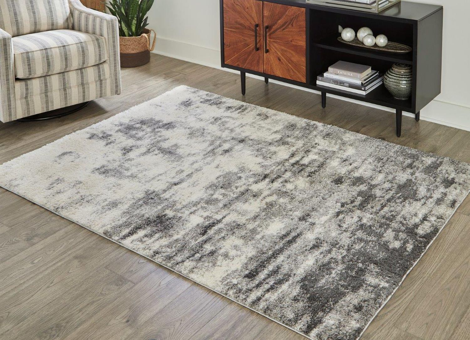 Gerdie Cream and Gray Large Rug R404991