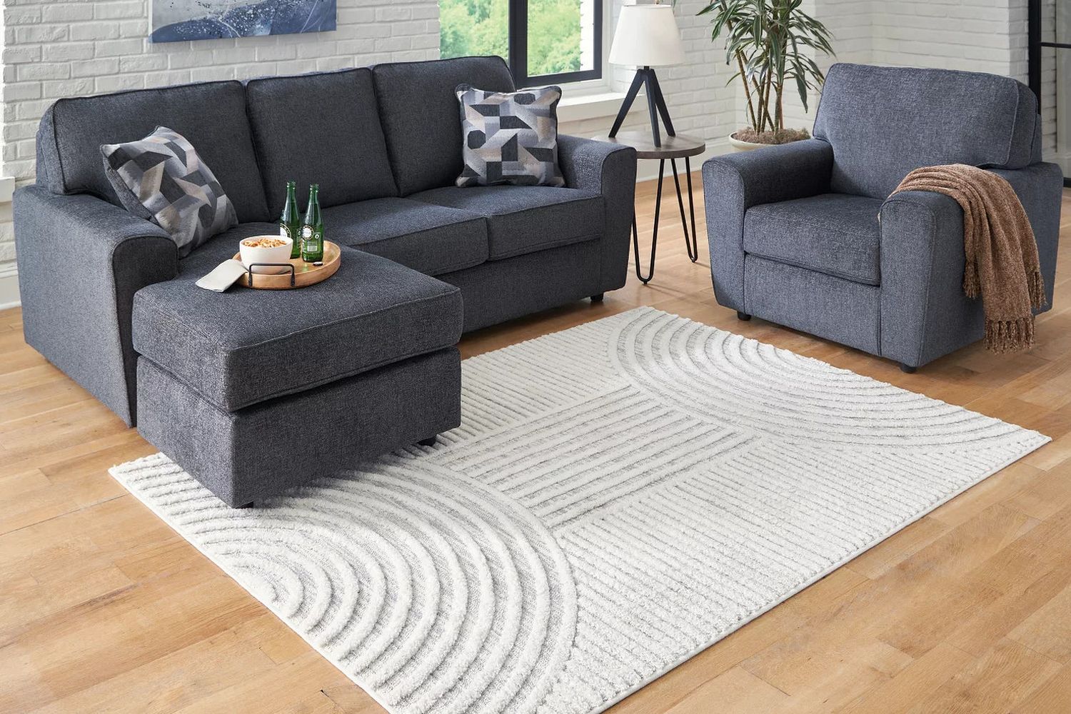 Lambworth Gray And Cream Large Rug R405341