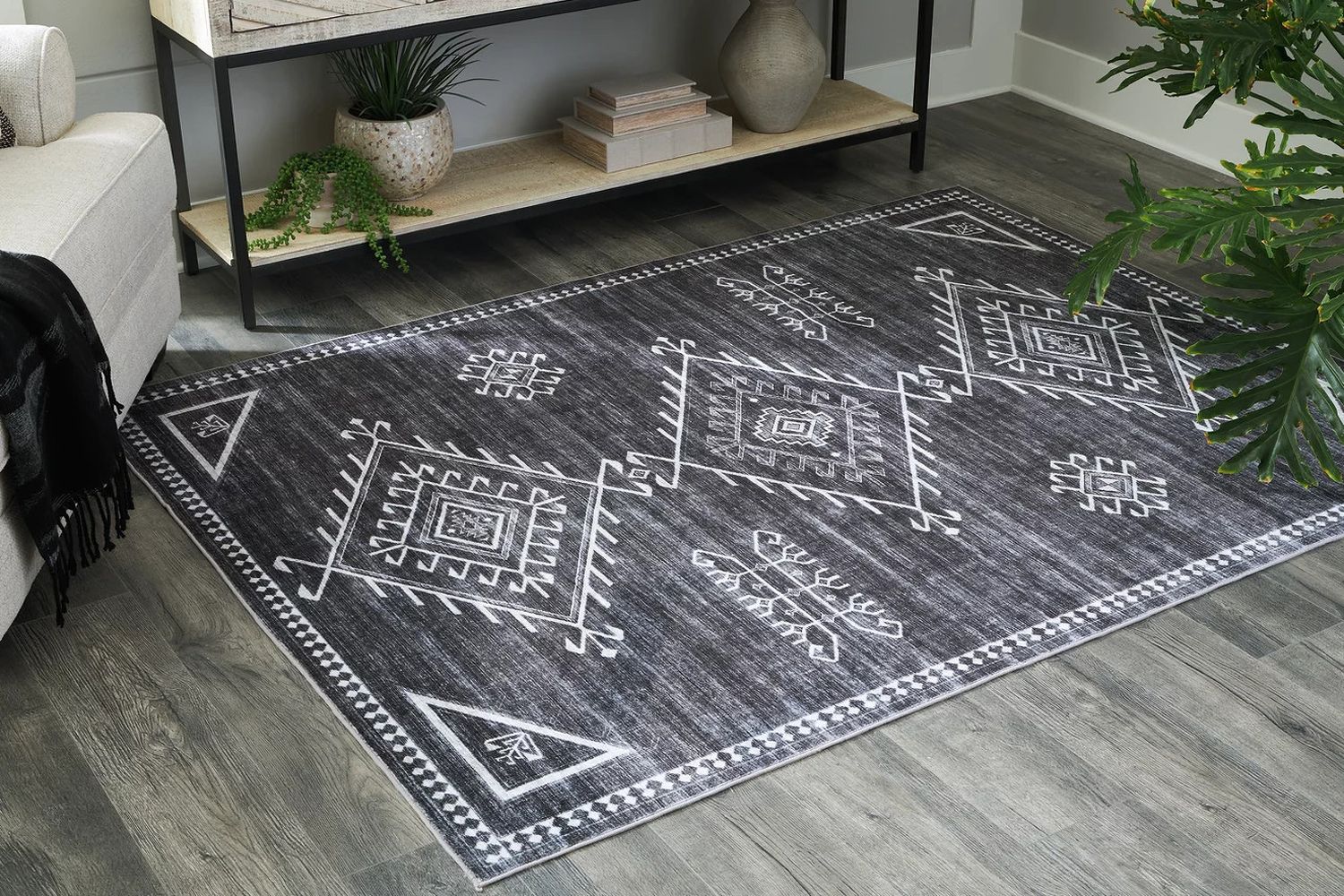 Arloman Black And Cream Medium Rug R405932