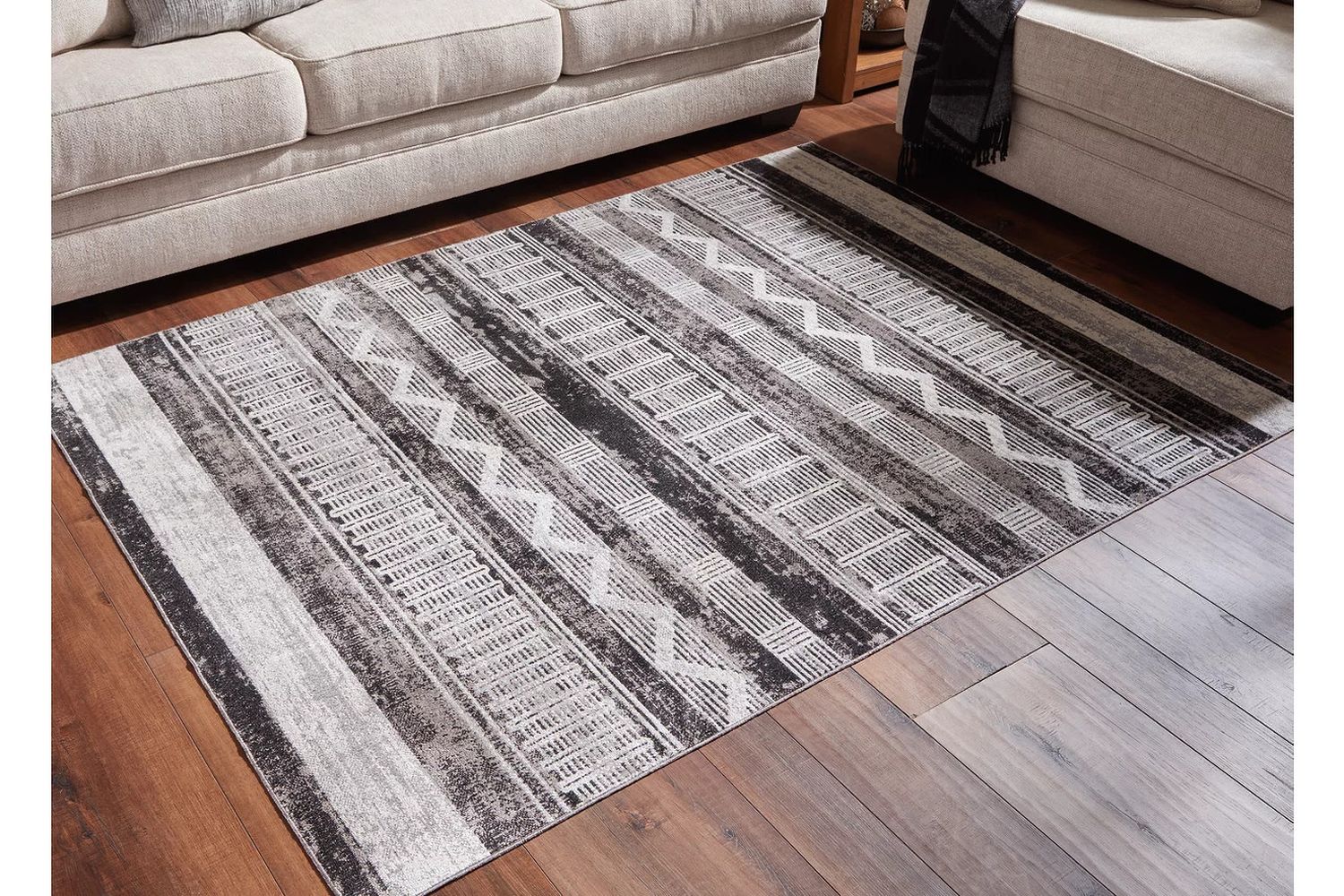 Henchester Multi Large Rug R405991