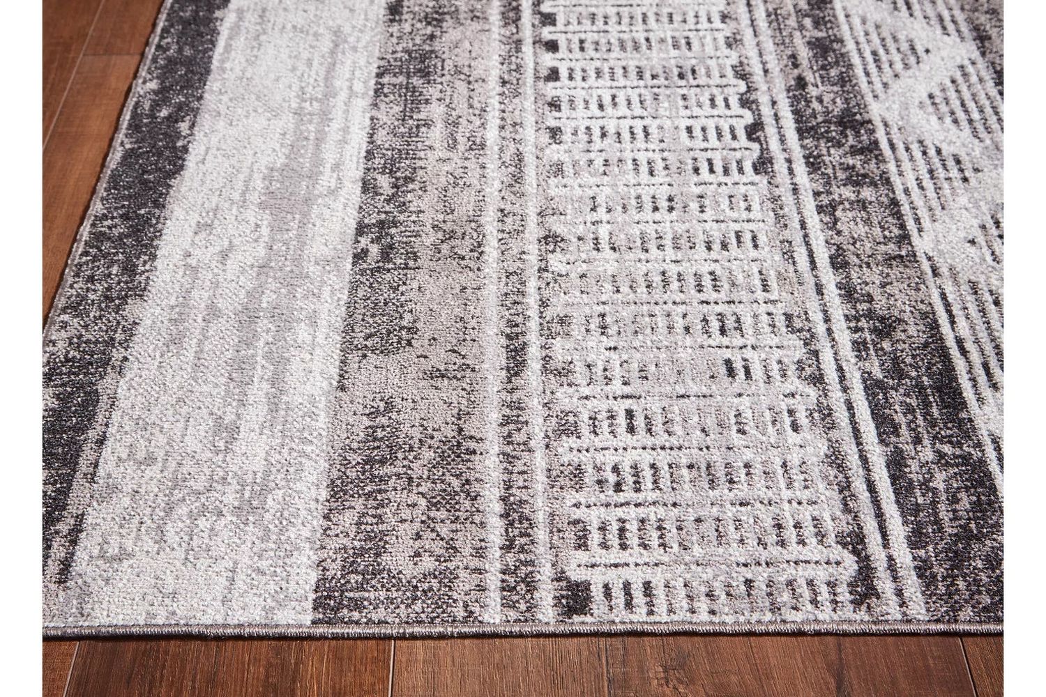 Henchester Multi Large Rug R405991