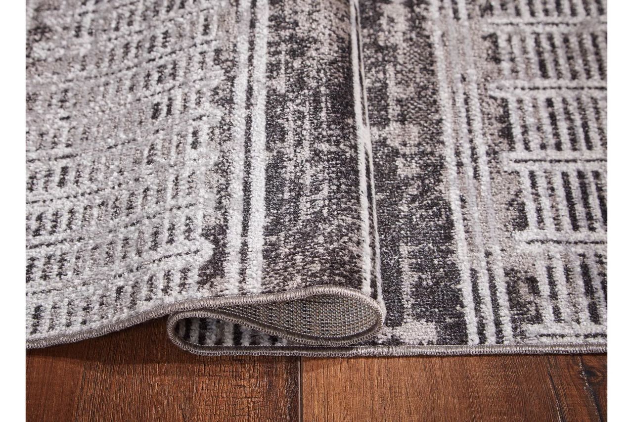 Henchester Multi Medium Rug R405992