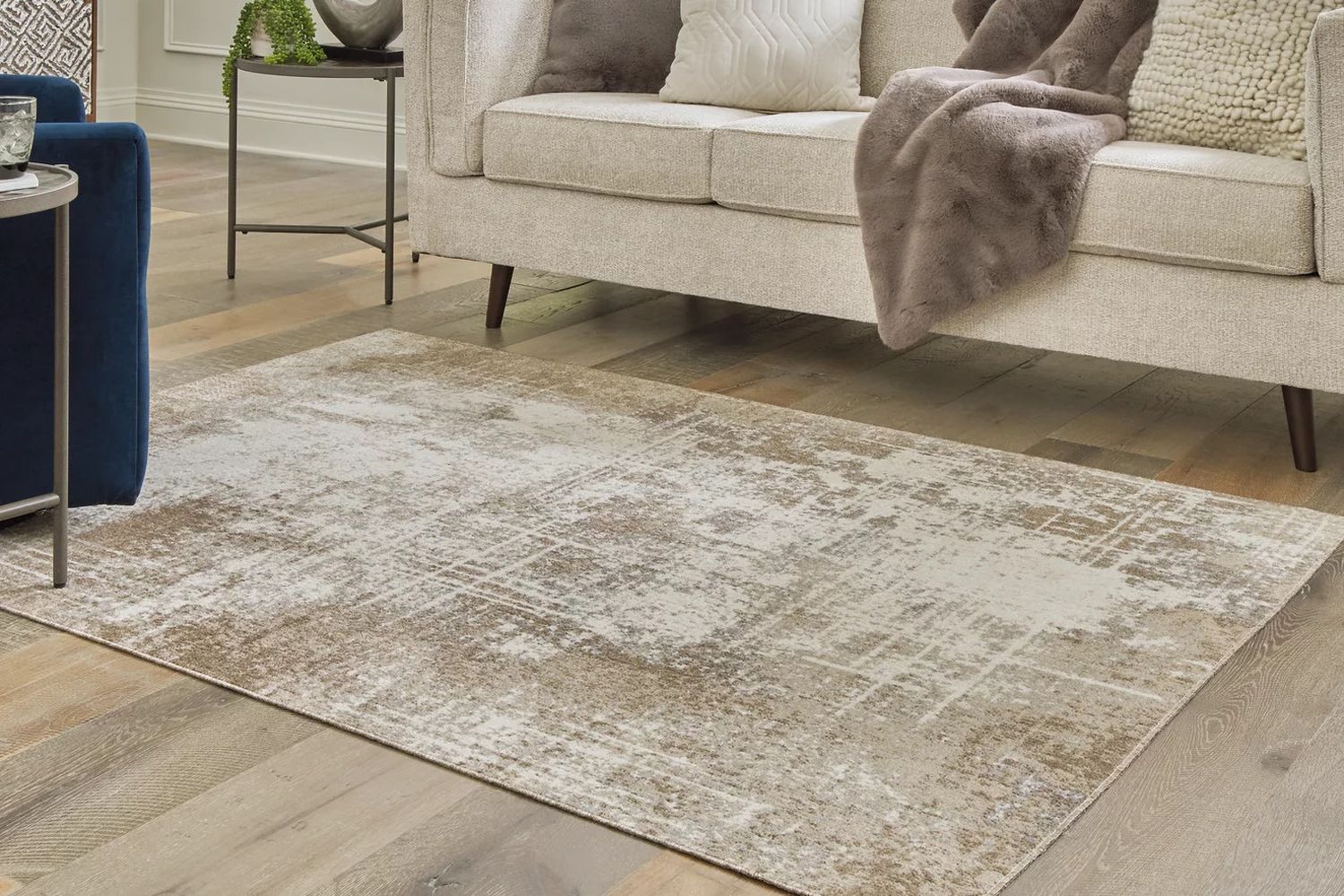 Grifflain Brown and Gray Medium Rug R406232
