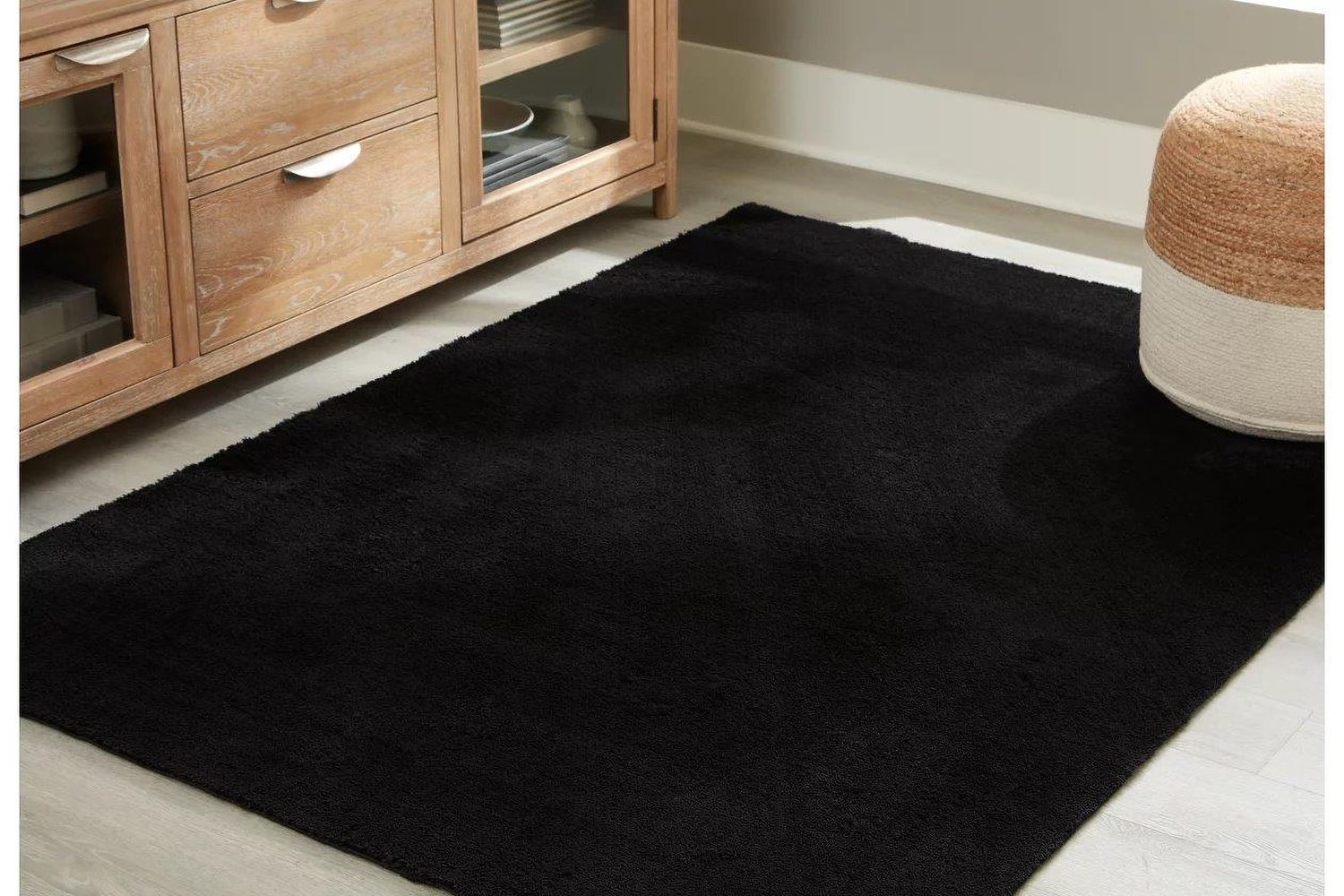 Anaben 5 ft x 7 ft Rug In Black R406312