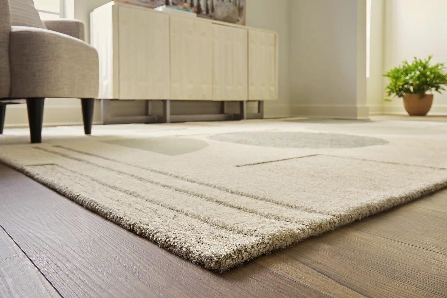 Dallane 8 ft x 10 ft Rug In Blue and Green R406351