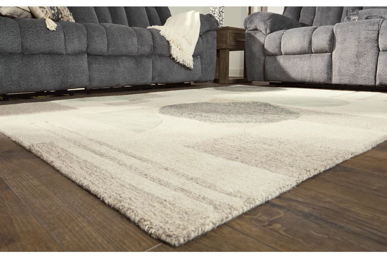 Dallane 5 ft x 7 ft Rug In Blue and Green R406352