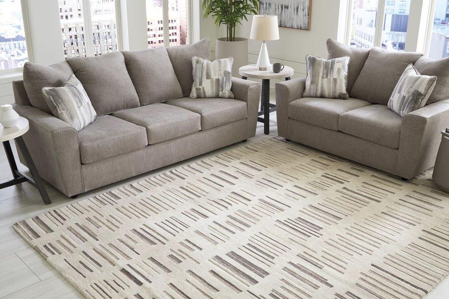 Leesdale 8 ft x 10 ft Rug In Ivory and Brown R406421