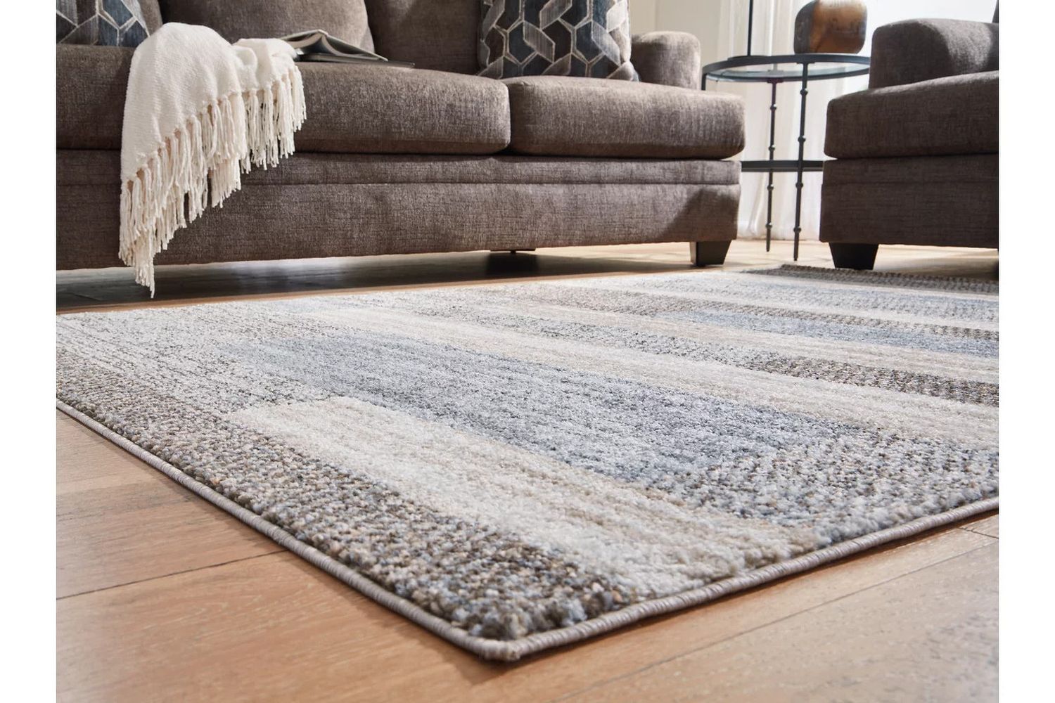 Sethburn Medium Rug In Cream And Brown And Gray R406592