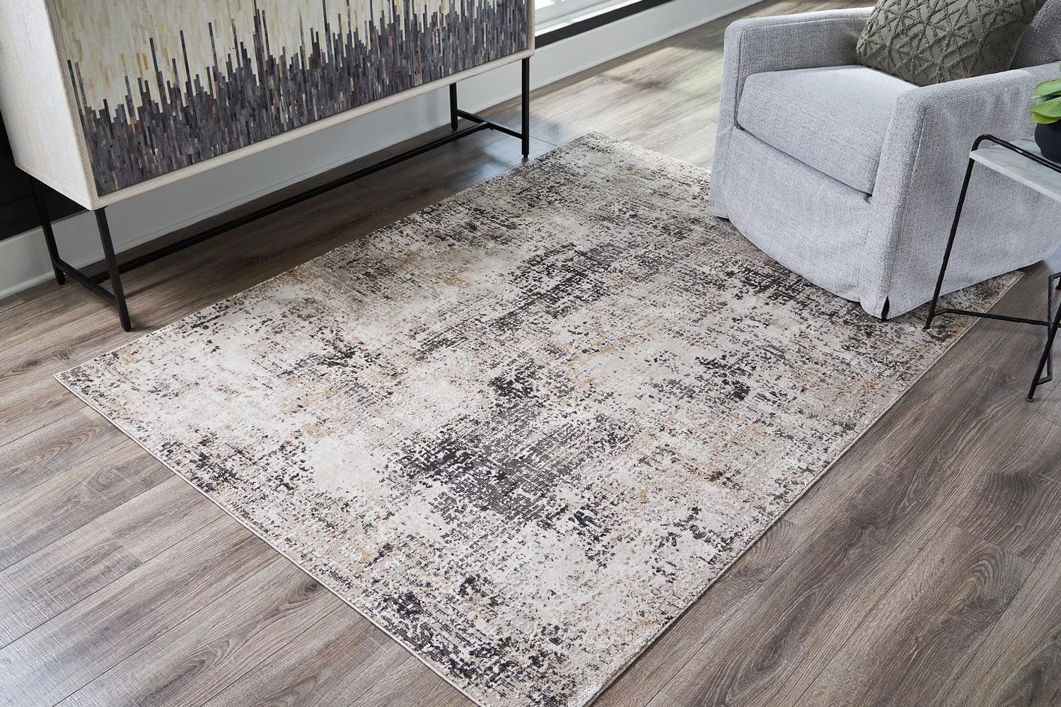 Elaning Medium Rug In Black And Cream And Gray R406702