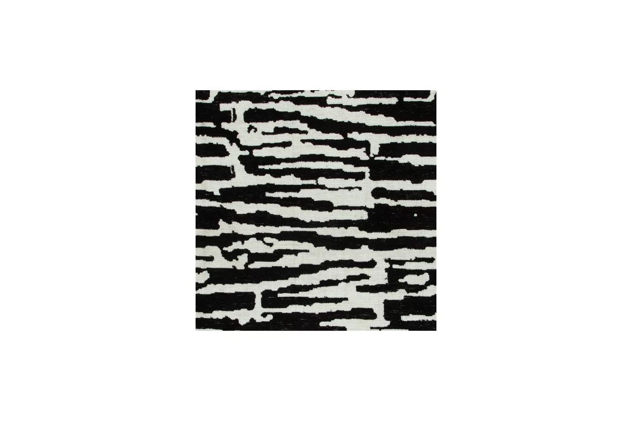 Bramshaw Medium Rug In Black and Ivory R406762