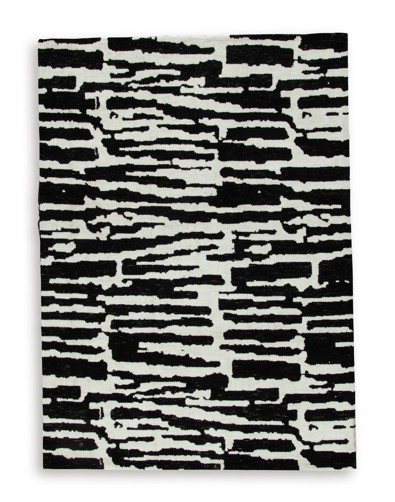 Bramshaw Medium Rug In Black and Ivory R406762