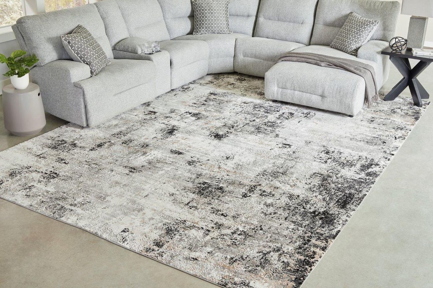 Langwell Extra Large Rug In Black and Gray R406780