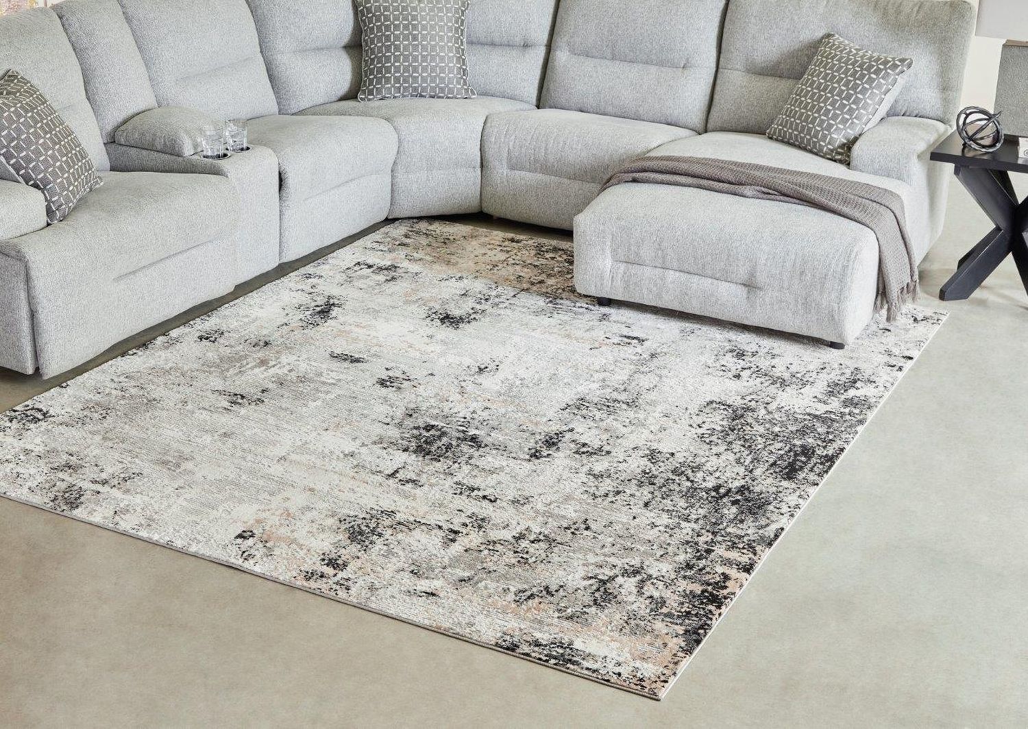 Langwell Large Rug In Black and Gray R406781