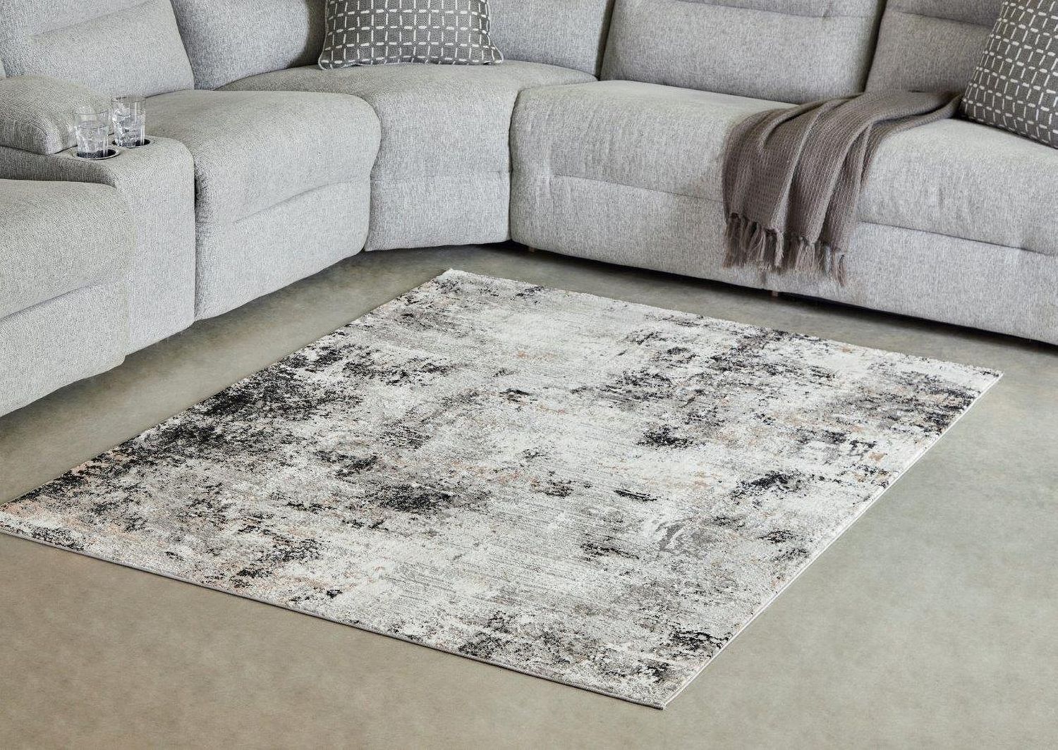 Langwell Medium Rug In Black and Gray R406782