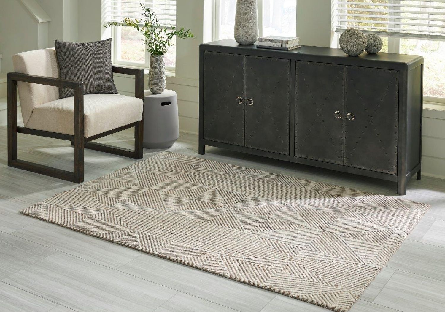 Jadott Medium Rug In Beige and Brown R406802