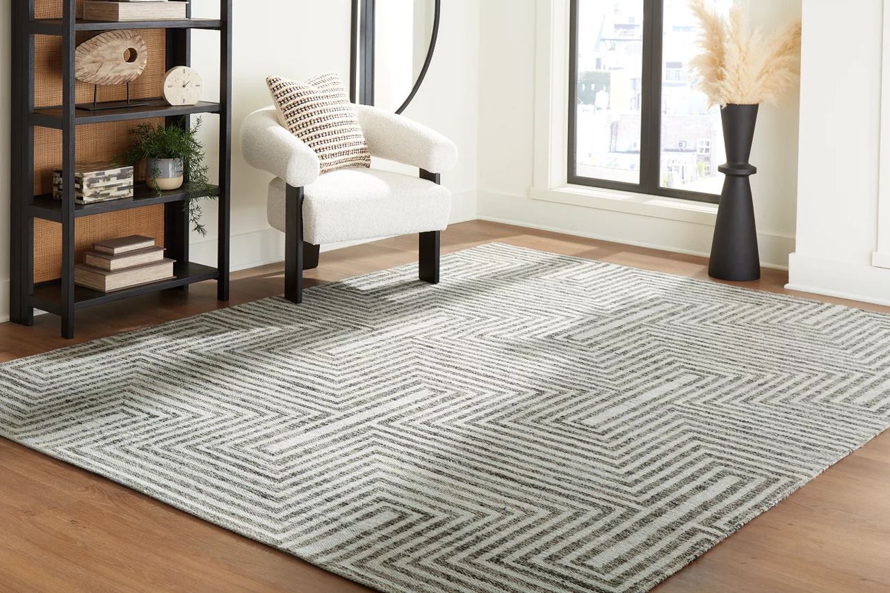 Jossen Large Rug In Ivory and Gray R406831