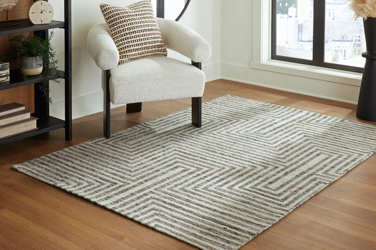 Jossen Medium Rug In Ivory and Gray R406832