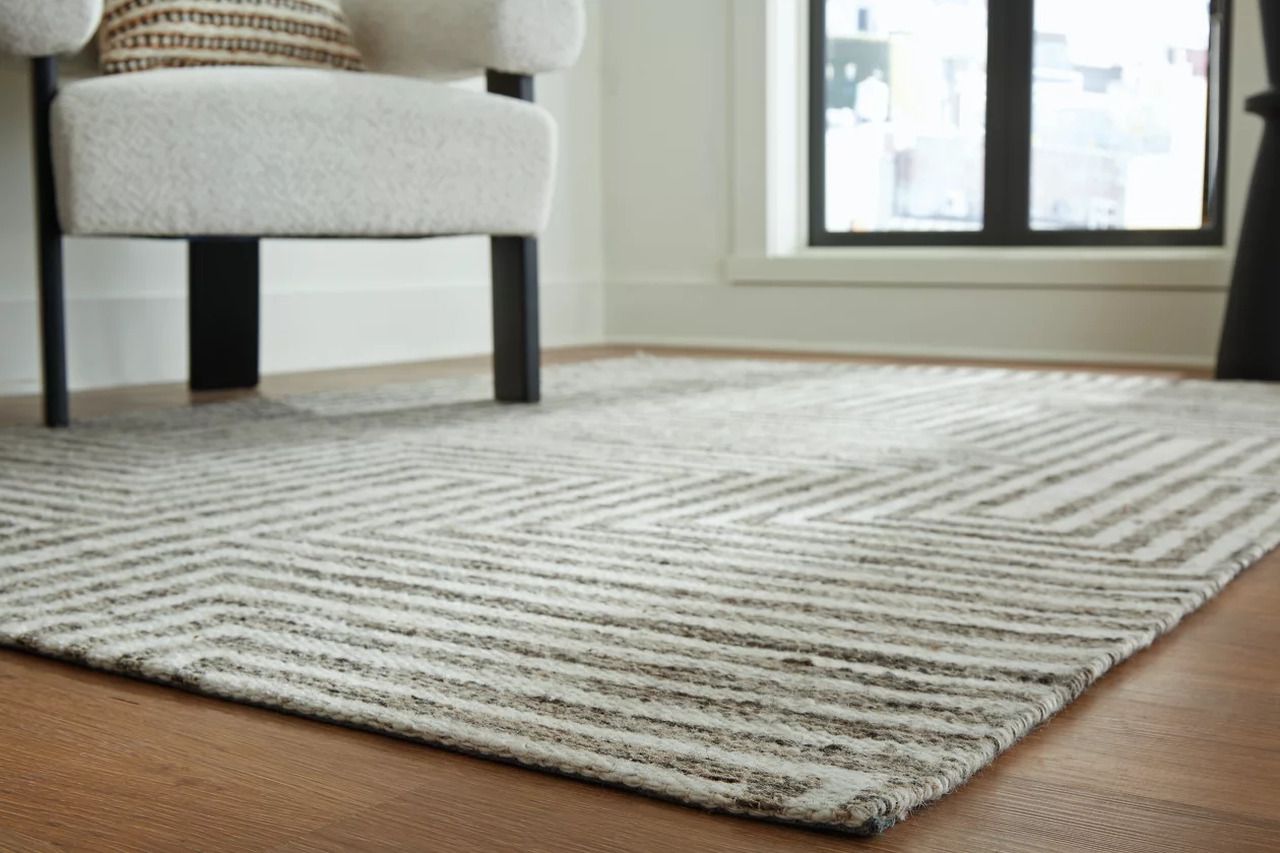Jossen Medium Rug In Ivory and Gray R406832