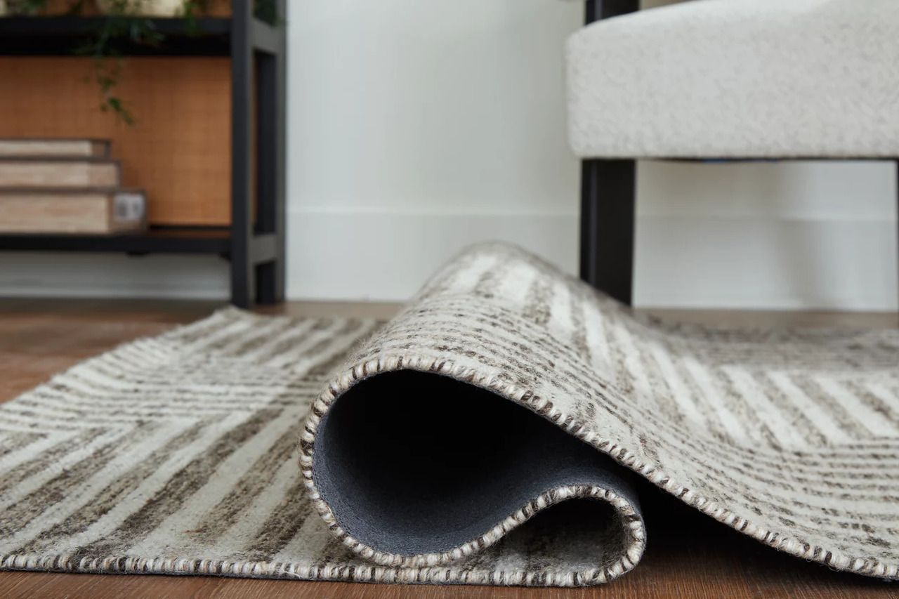 Jossen Medium Rug In Ivory and Gray R406832