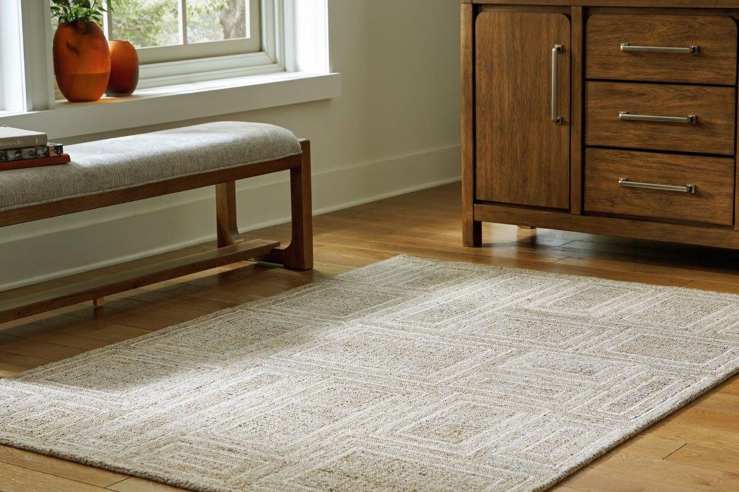 Brickburgh Medium Rug In Gray and Ivory R406902
