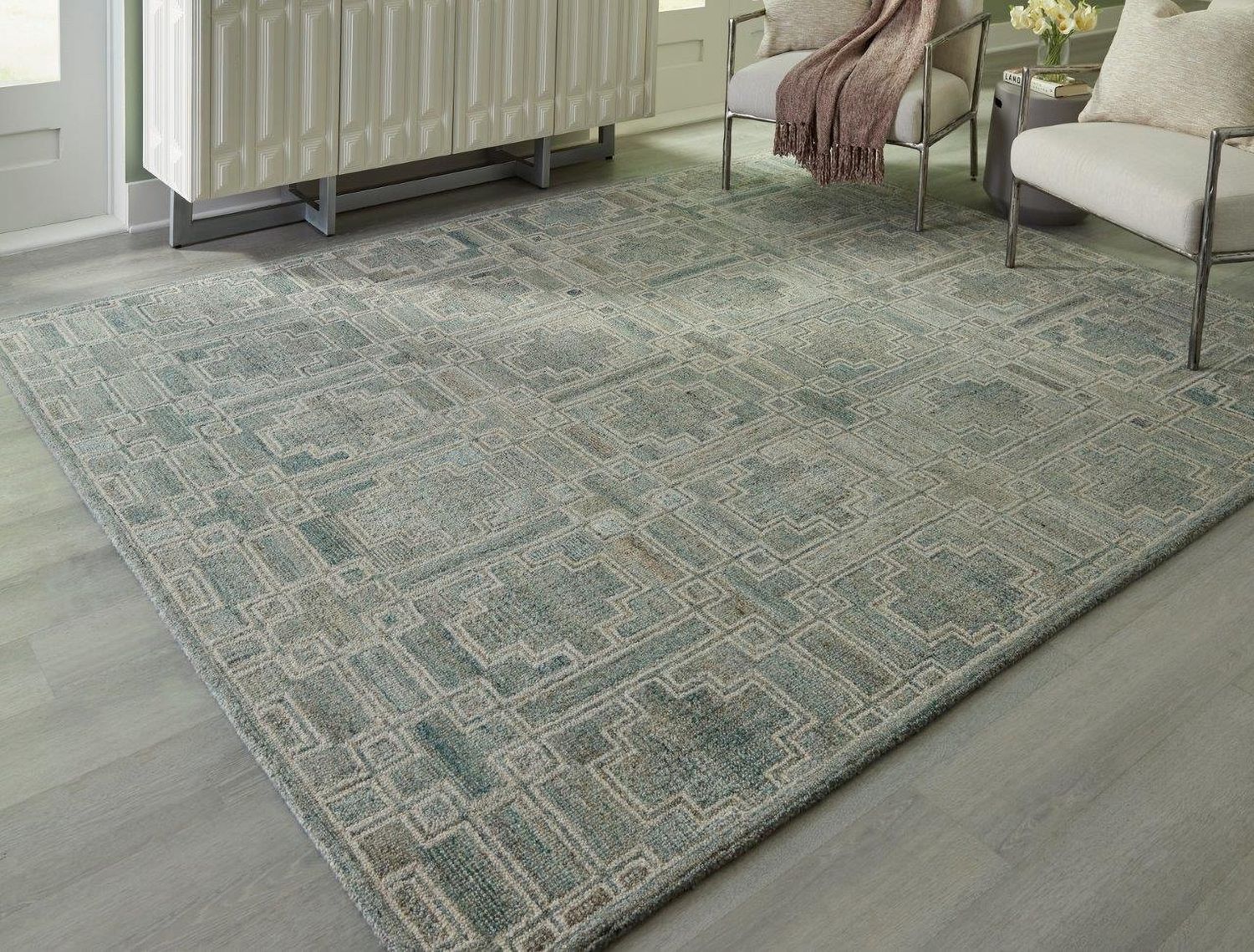 Jossland Large Rug In Ivory and Green R406911