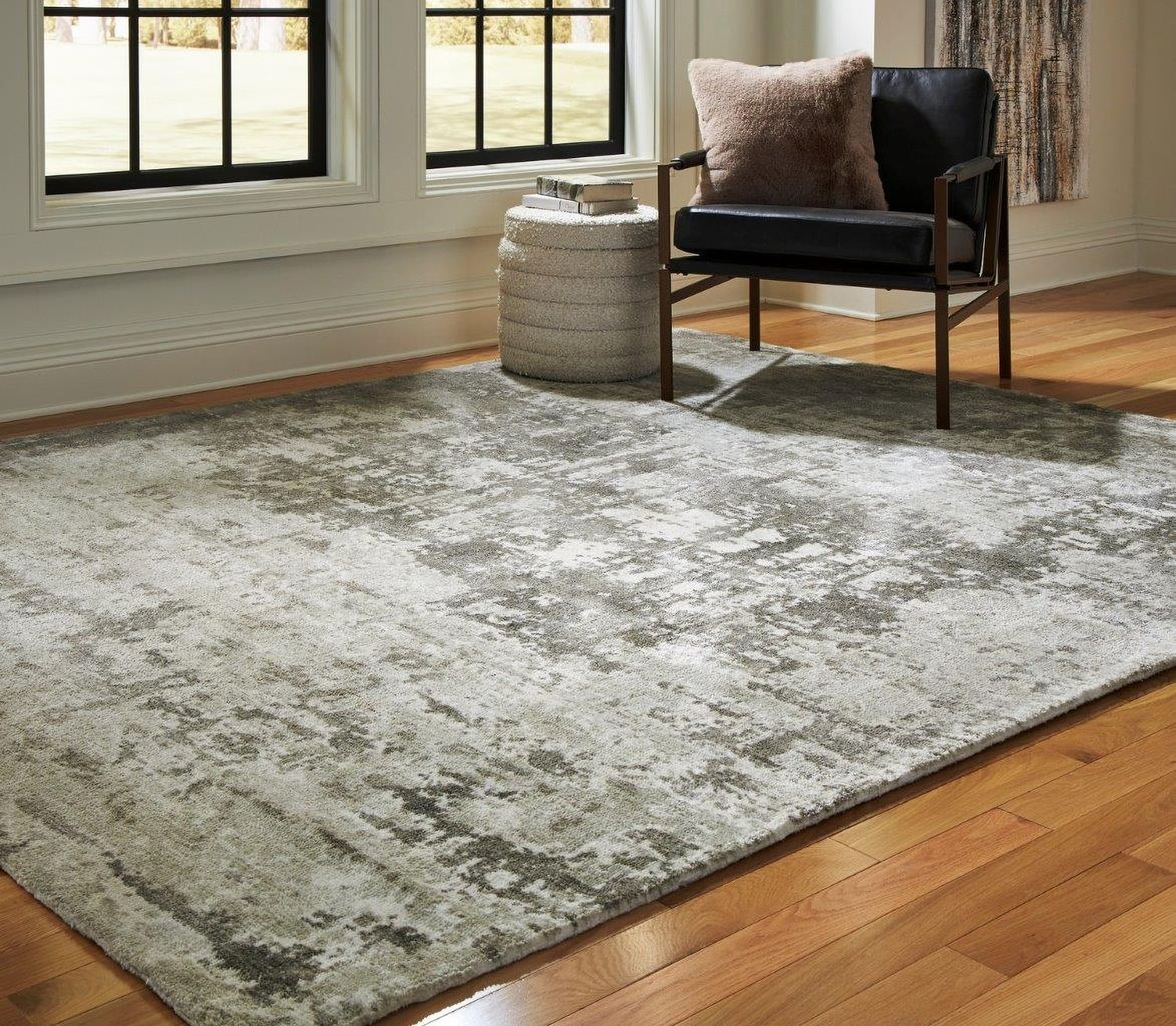 Valmontic Large Rug In Gray R406921
