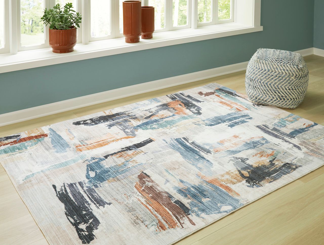 Hessland 5' x 7' Washable Rug In Black and Gray R407052