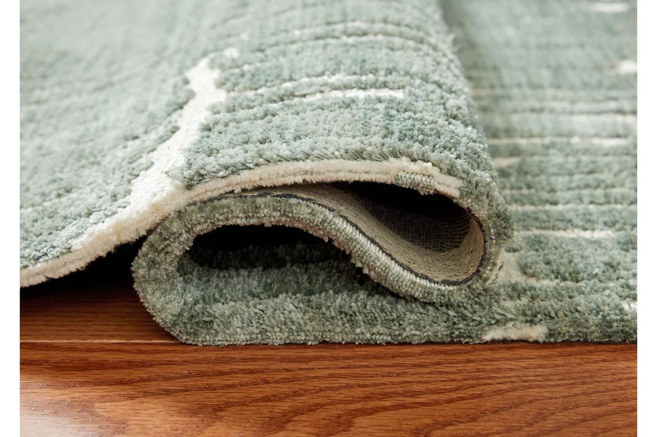 Cayworth 5' x 7' Rug In Teal and White R407092