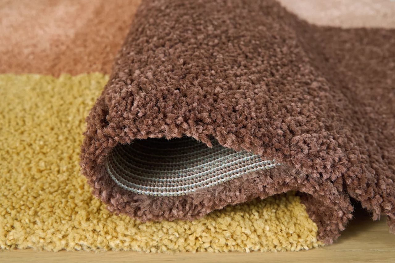 Gailmore 5' x 7' Rug In Cream/Pink/Gray R407172