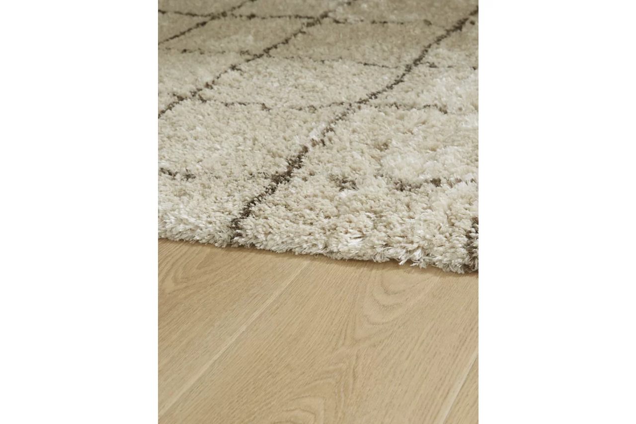 Wrenlow 5' x 7' Rug In Cream and Brown R407212