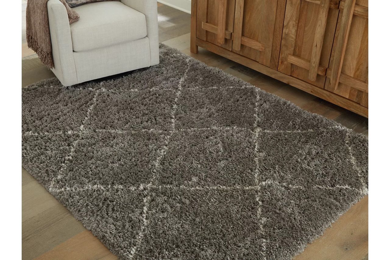 Wrenlow 8' x 10' Rug In Gray and Cream R407221