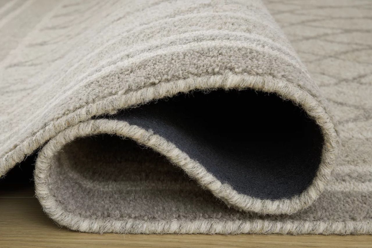 Wimney Medium Rug In Gray R407282