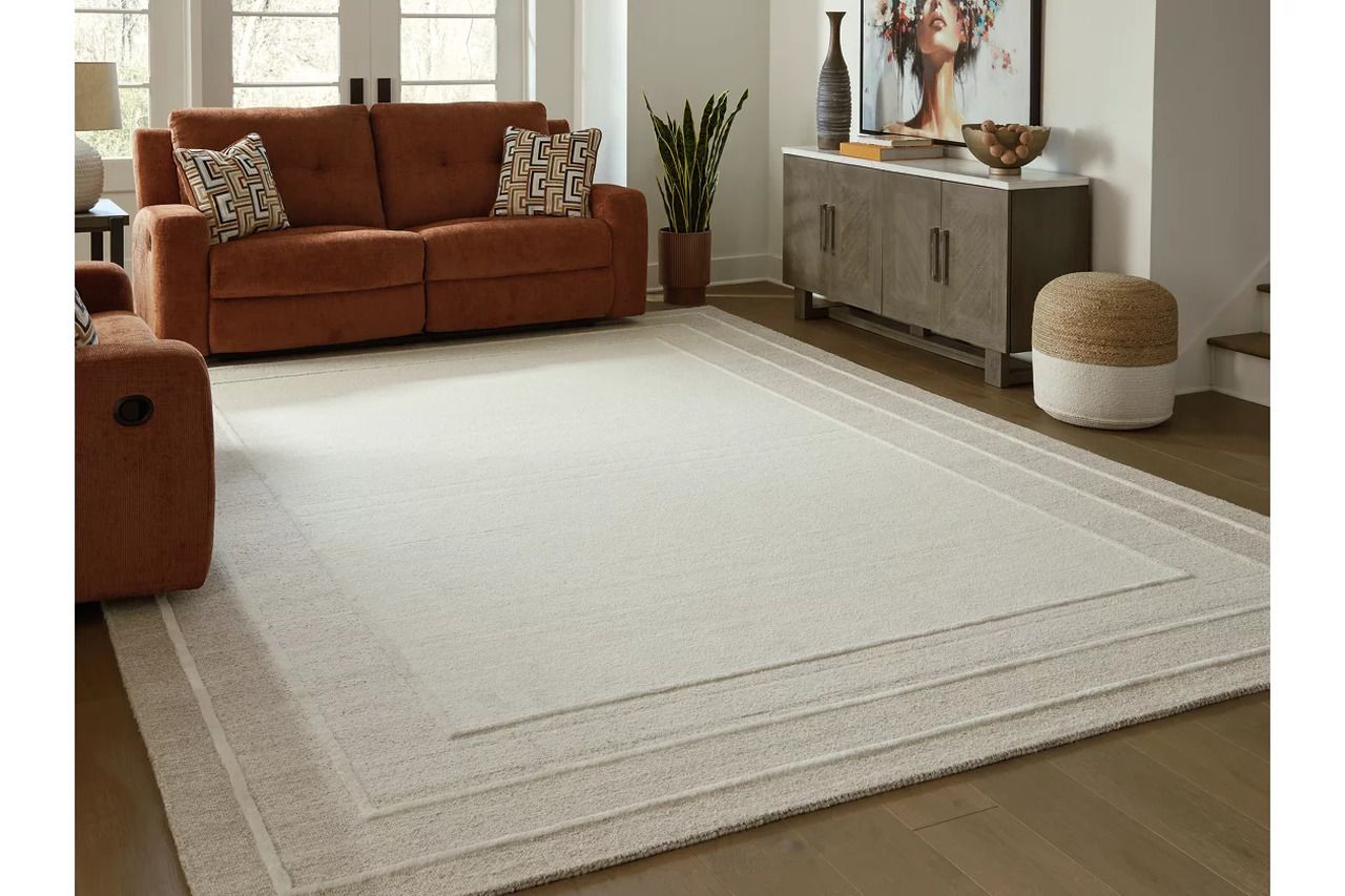 Teelgan Extra Large Rug In Ivory and Tan R407310