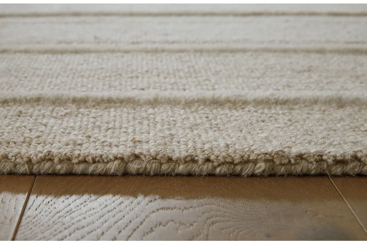 Teelgan Extra Large Rug In Ivory and Tan R407310
