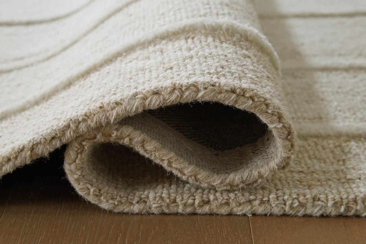 Teelgan Extra Large Rug In Ivory and Tan R407310