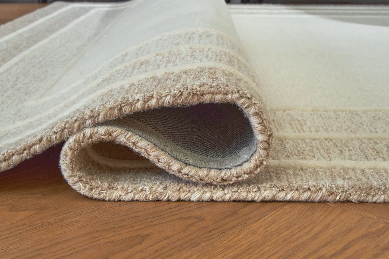 Teelgan Large Rug In Ivory and Tan R407311