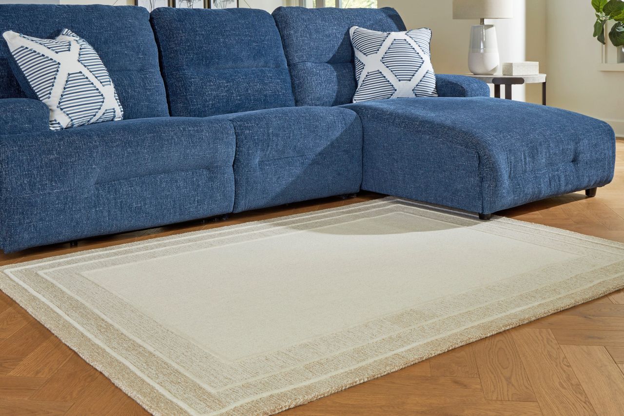 Teelgan Medium Rug In Ivory and Tan R407312