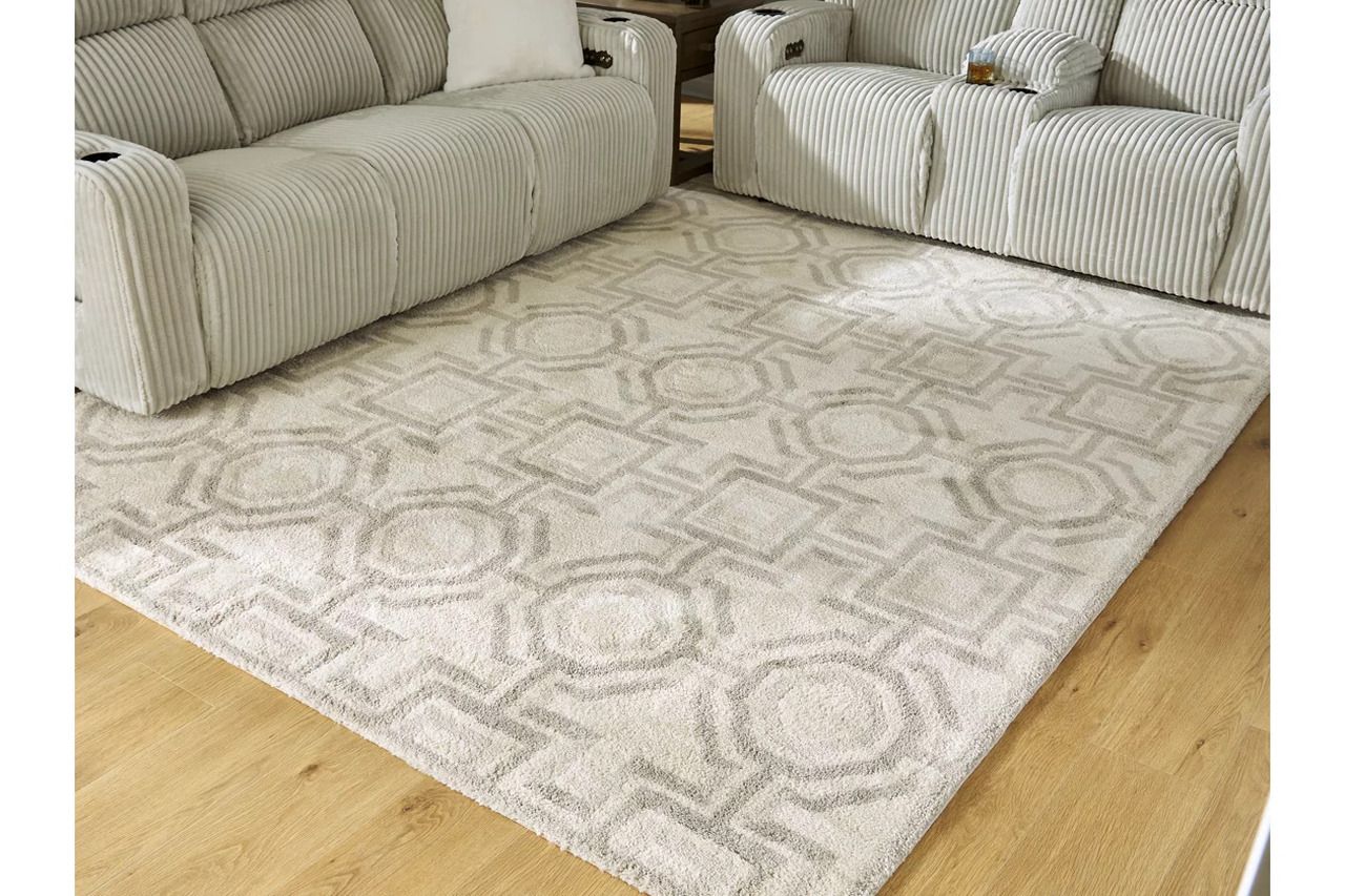 Maconville Large Rug In Gray and Ivory R407321