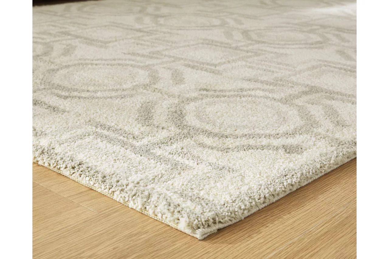 Maconville Large Rug In Gray and Ivory R407321