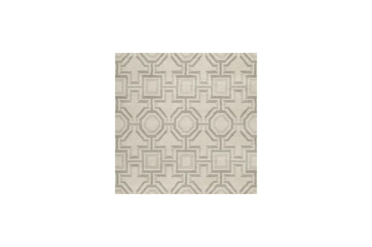 Maconville Large Rug In Gray and Ivory R407321