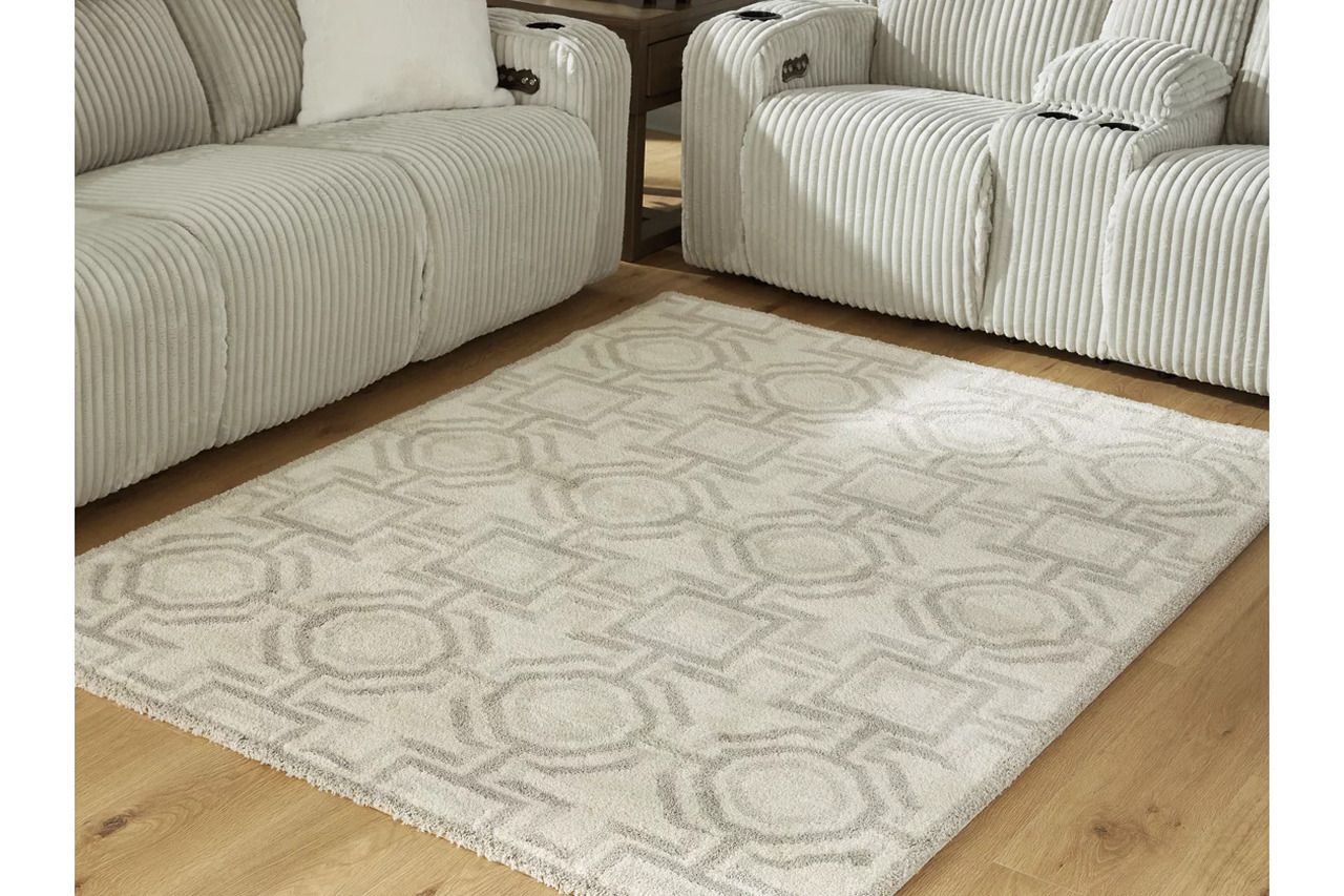 Maconville Medium Rug In Gray and Ivory R407322