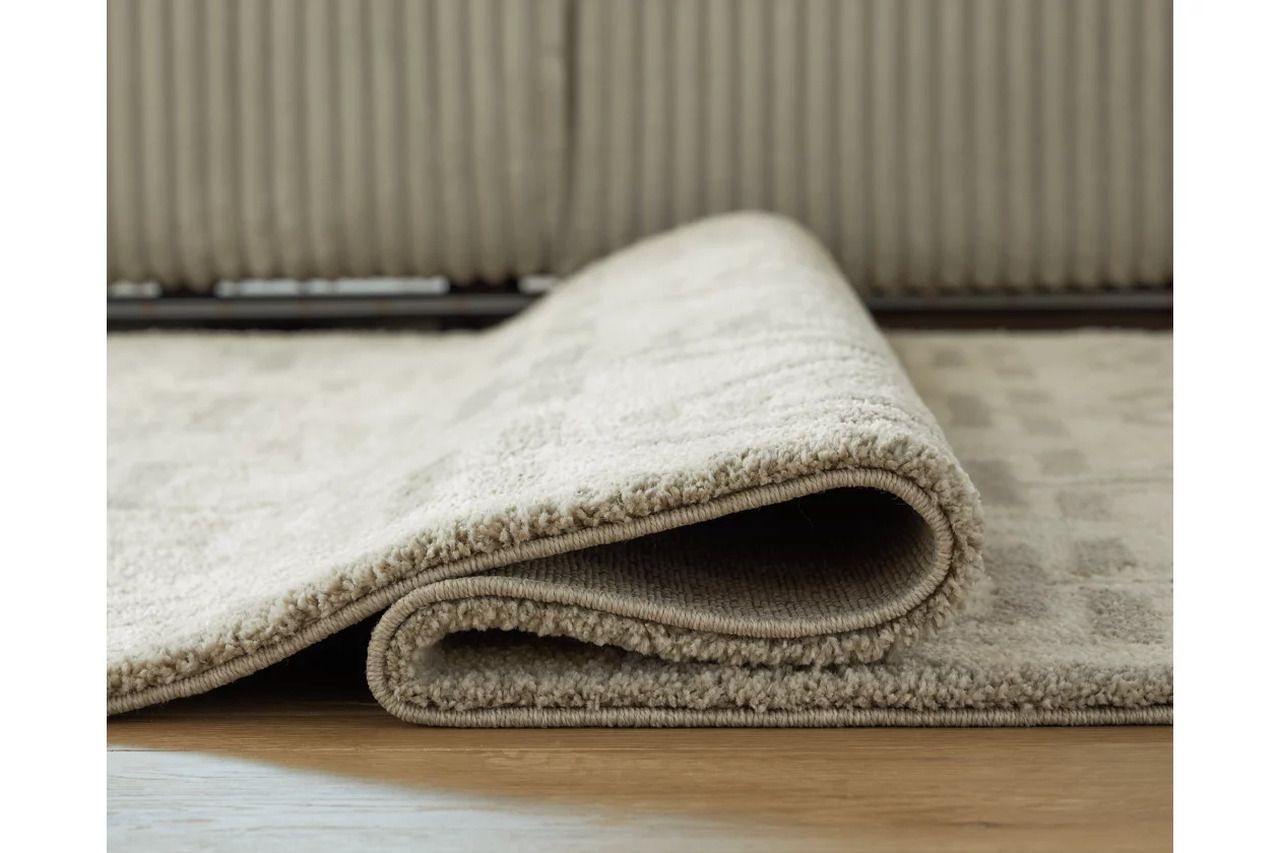 Maconville Medium Rug In Gray and Ivory R407322