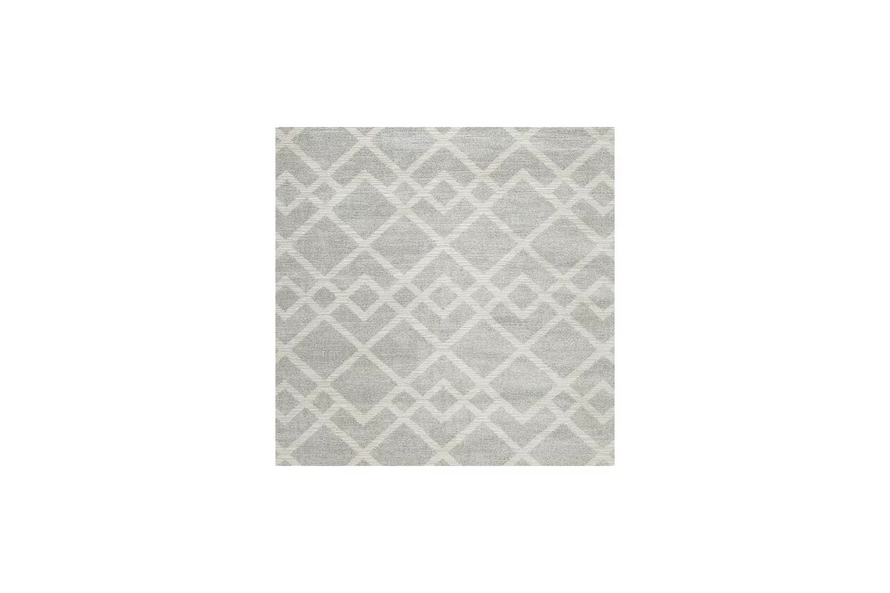 Unawick Large Rug In Gray and Ivory R407331