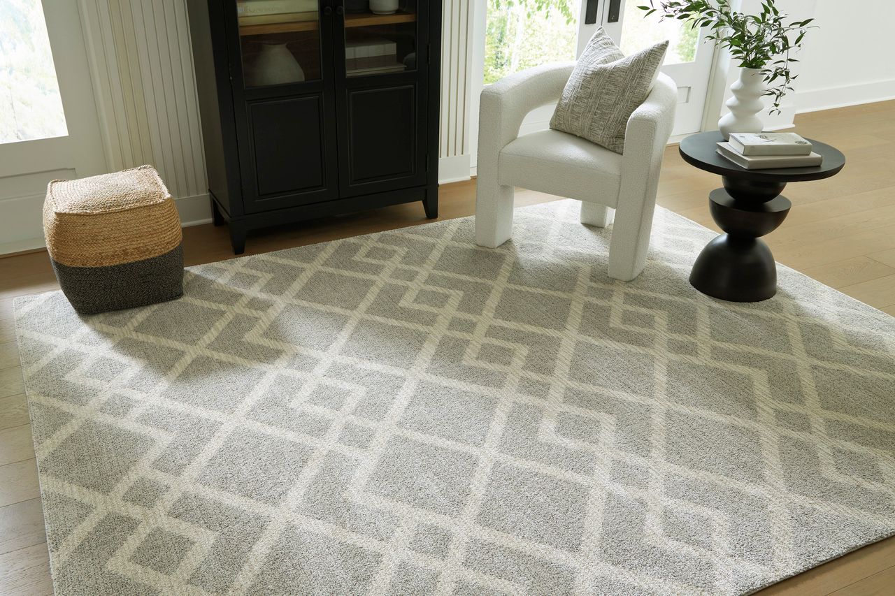 Unawick Large Rug In Gray and Ivory R407331