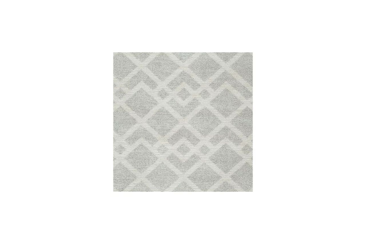 Unawick Medium Rug In Gray and Ivory R407332