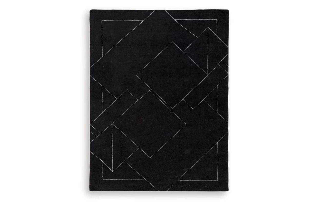 Marav 7'8" x 10' Area Rug In Black and White R407531