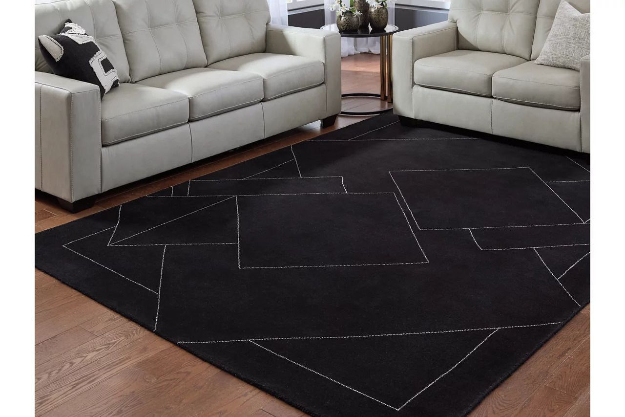 Marav 7'8" x 10' Area Rug In Black and White R407531